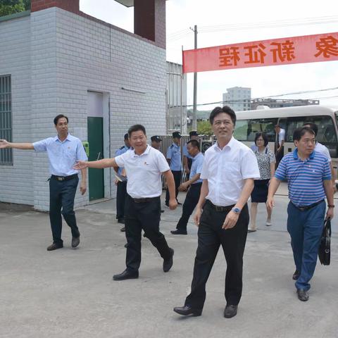 心系山区教育，情牵百年老校——廉江市委书记林海武同志带队走访慰问塘蓬中学教师