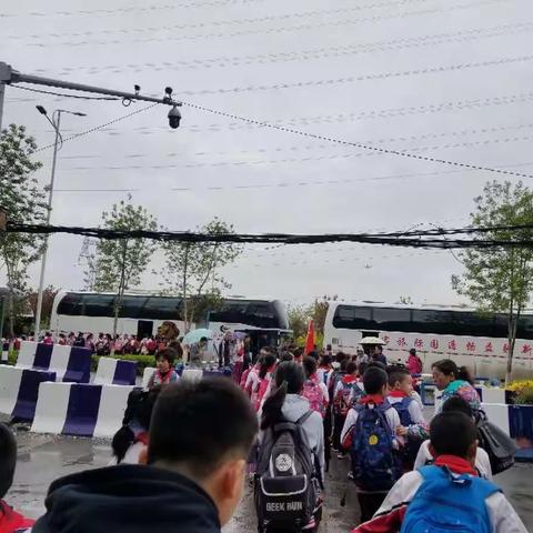 乌鲁木齐市第六十三小学“读万卷书，行万里路 ”研学系列活动