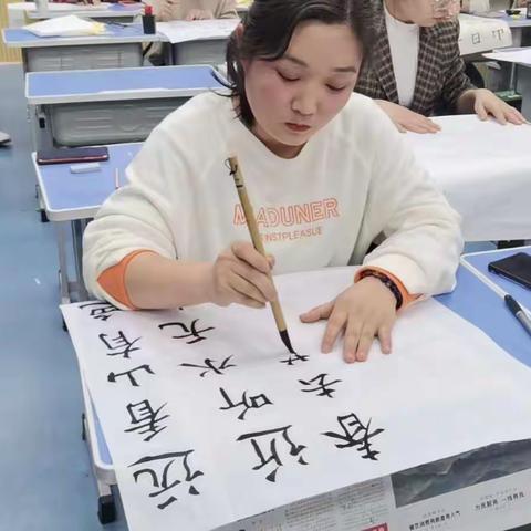 “学习二十大，奋进新征程” —— 浚县第三实验小学举办教职工书法比赛