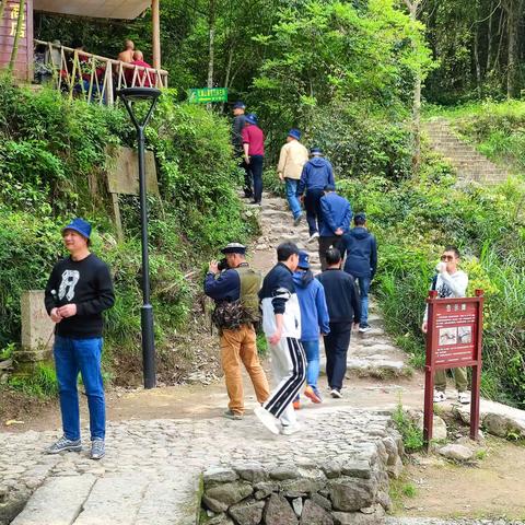 “学思践悟二十大 一心向党共奋进”  公司开展职工会员春游游学活动