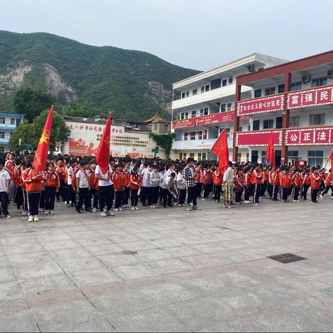 观二高风采 筑成长之梦——宜阳县城关镇中街学校五年级师生到二高参观游学