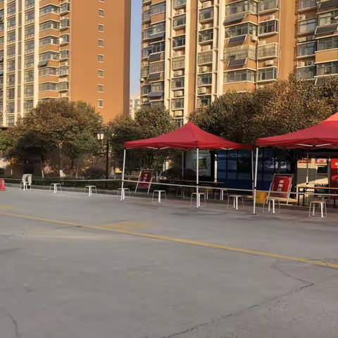 紫光园社区开展核酸检测   现场模拟演练