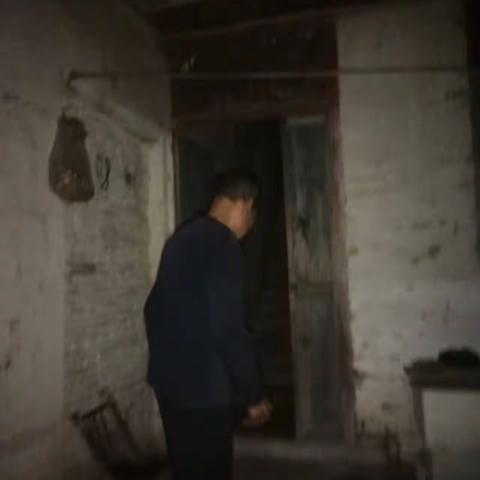 转移危房群众