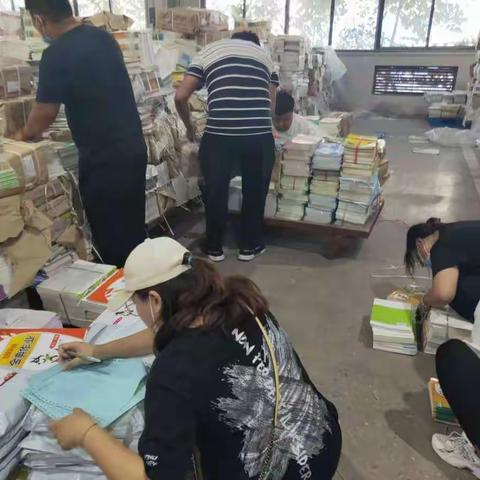 “故书不厌百回读,熟读深思子自知。”——五里铺小学总务处