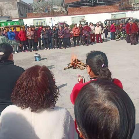 “姐妹手牵手 消防大课堂”---尚介村开展“三八”妇女节趣味活动