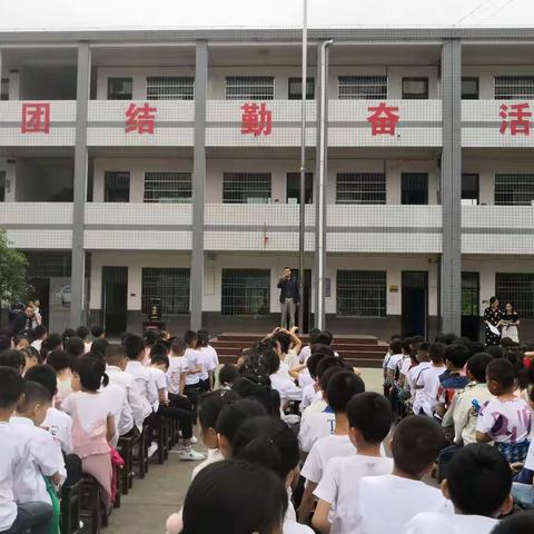 月溪中心小学六一儿童节歌咏比赛