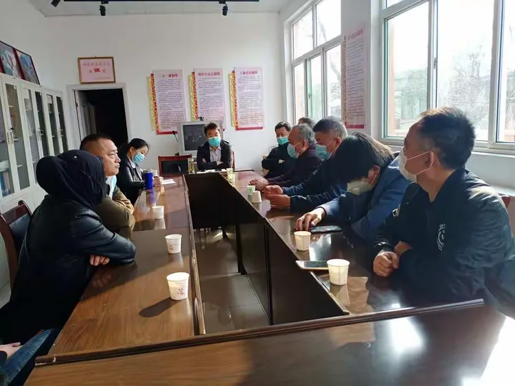 做好群众工作、化解矛盾在基层