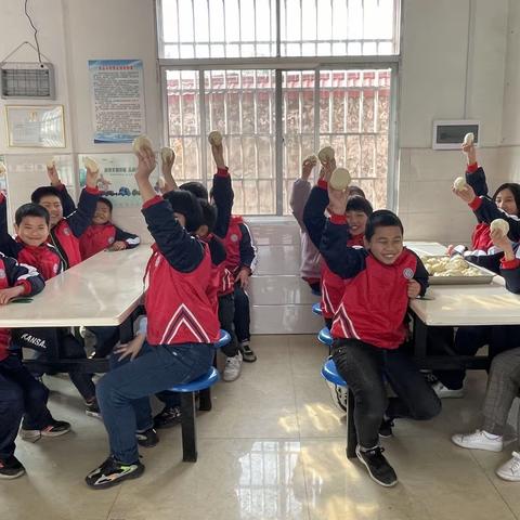 “我有一双巧巧手”—记大路里小学制作包子、饺子劳动技能比拼活动