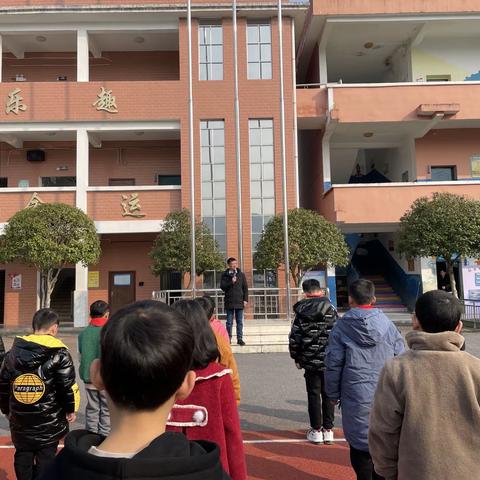 大路里小学开展“弘扬雷锋精神，争做新时代好队员”雷锋月活动