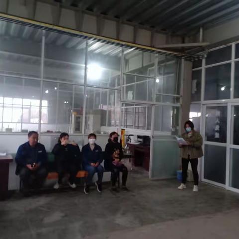 女子巡线队员集体培训学习