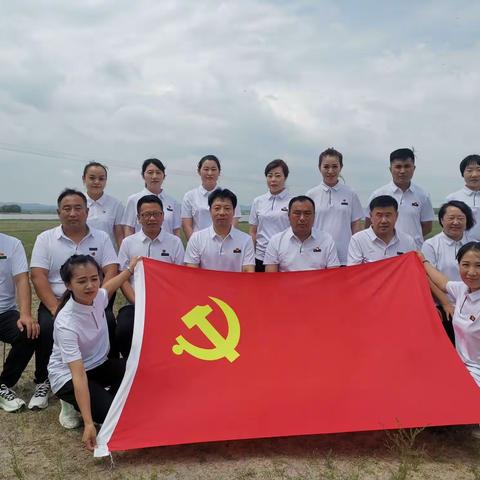 中医院开展庆“七一” 迎二十大系列志愿服务活动