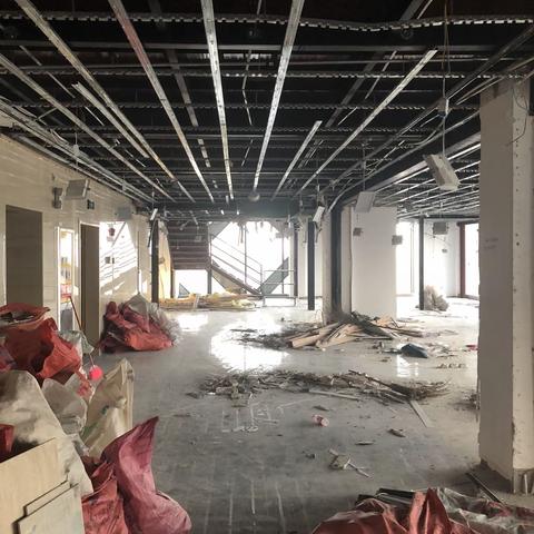 上海湾办公室现场对接，平面方案需要再做两搞方案