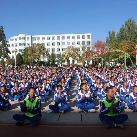 书香飘溢校园 经典浸润人生——和政一中隆重举行  迎国庆 诵经典  比赛活动