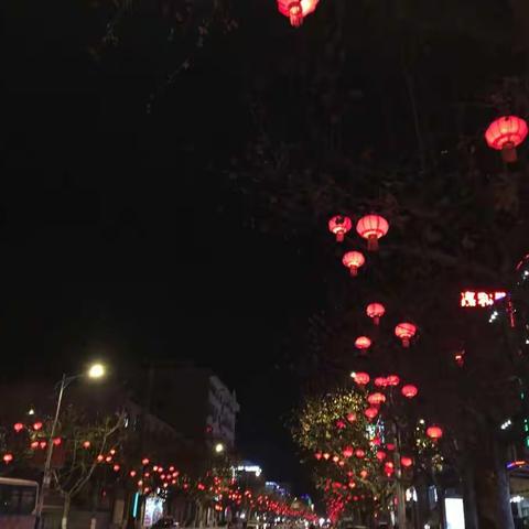 夜色阑珊