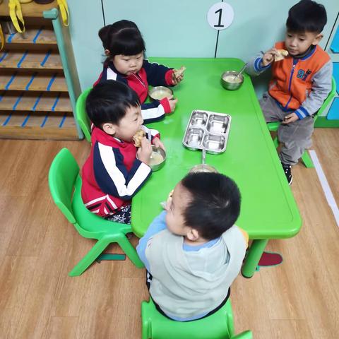 小二班的精彩瞬间