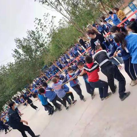 高昌区三堡乡阿瓦提小学“学党史，知党恩，强体魄”之拔河比赛