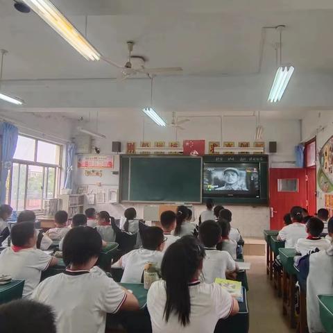 乐安实验学校六年级   观看“励志电影，品味精彩人生”