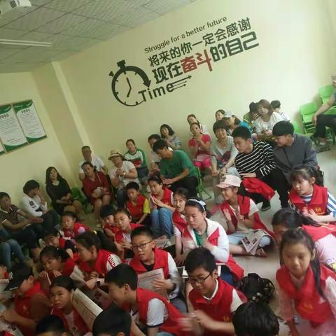 啦啦啦……啦啦啦……我是卖报的小行家。