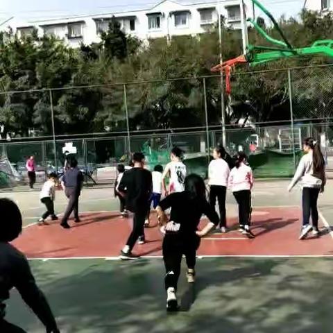 阳光心育青少年篮球队第二次训练