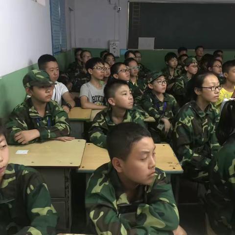 英杰中学211、212班军训第四天小剪影