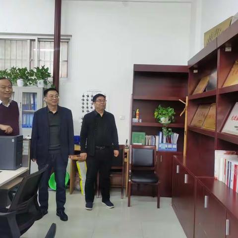 市教育局三级调研员刘磊、高教科科长张要红到漯河市特殊教育学校督导创文工作