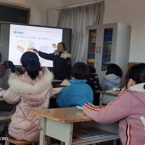 践行课改，把握一线-----蔡店乡下蔡店小学听、评课活动