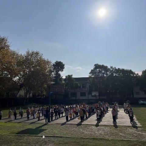 期中表彰树榜样 砥砺前行再起航—毛家滩牛路小学期中考试表彰大会