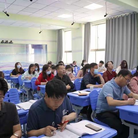 名师引路树航向，凝心聚力谱芳华     —玉门市初中语文“群文阅读”名师大课堂展示交流研讨活动