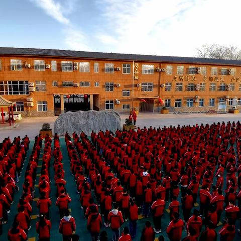 东方小学——《爱护环境，美化校园》主题升旗仪式