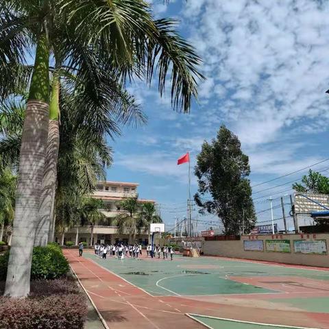 书写汉字之美      弘扬华夏文化———陆丰市城东中学举行规范书写比赛