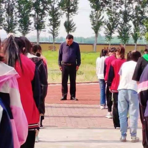 铭记5.12  演练护成长——顾庙小学举行防震演练活动