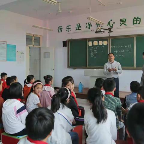 山东省合唱协会副主席王圣义等领导在济阳大店小学参加并指导快乐童年合唱团活动掠影