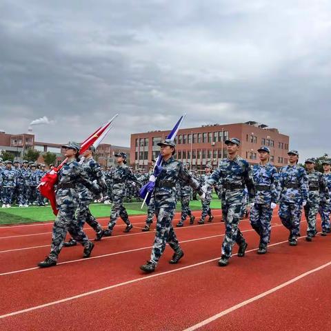 定格美好瞬间 记录成长华彩 -----高新一中2021级新生军训活动