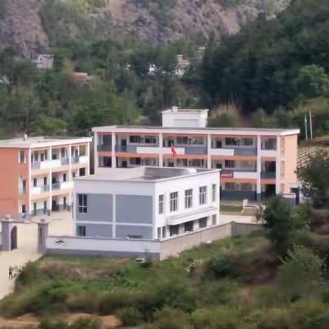 “阅读心自静，书写自然美”——药山镇小村学校阅读书写分享