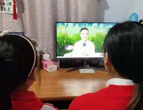 助力家庭教育  远离网络沉迷——前晋祠小学组织家长观看《爱子有方》栏目