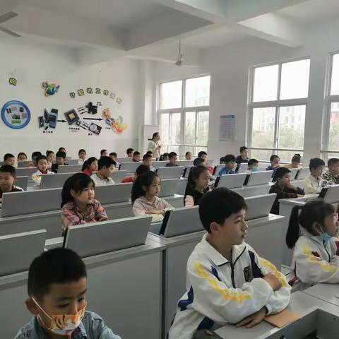 培养班级小电教员 助力课堂信息化教学——双峰小学濂溪校区电教员培训