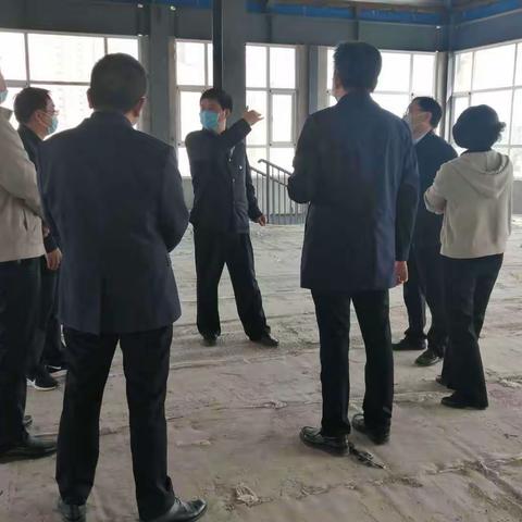 市委组织部副部长何志莹一行到滨河路指导社区建设