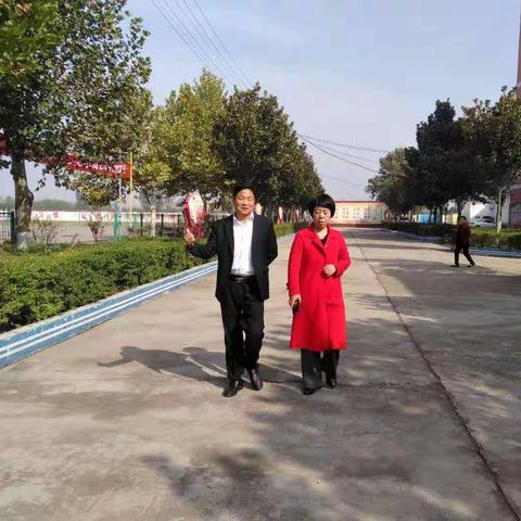 兄弟学校参观学习  交流经验携手并进