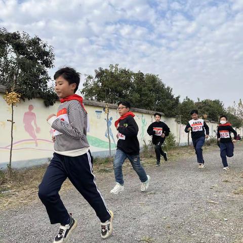 冰霜雪舞，奔跑在冬日的旋律上———东官庄镇中心小学冬季长跑比赛