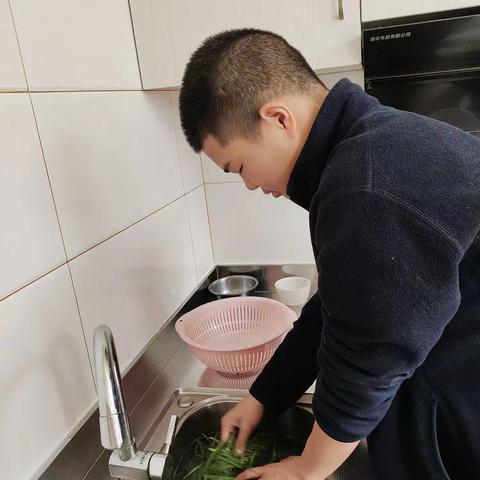 向宇钿第九周爱心餐--韭菜炒鸡蛋