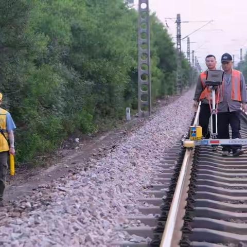 【侯工最美】（最美的物）线路检测好帮手——轨道检查仪