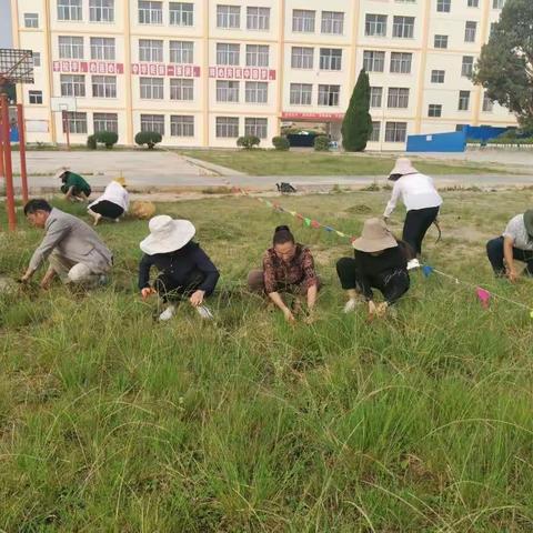 大外革小学开学一周工作                                          简报