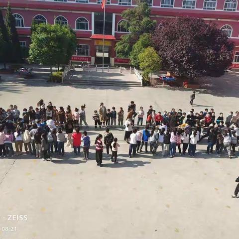快乐校园，活力无限——康乐学校四年级趣味运动会