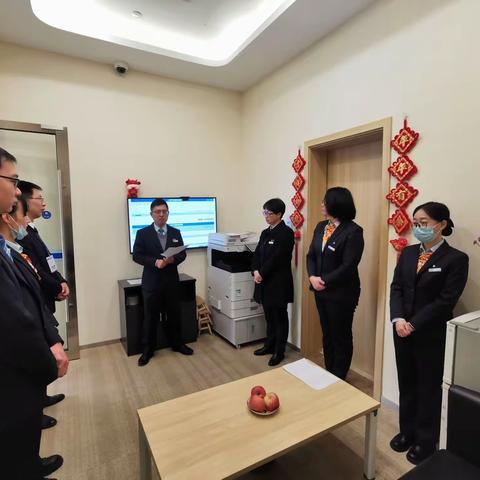 绷紧安全心弦 筑牢防范屏障——池华街支行组织晨会反诈案例学习