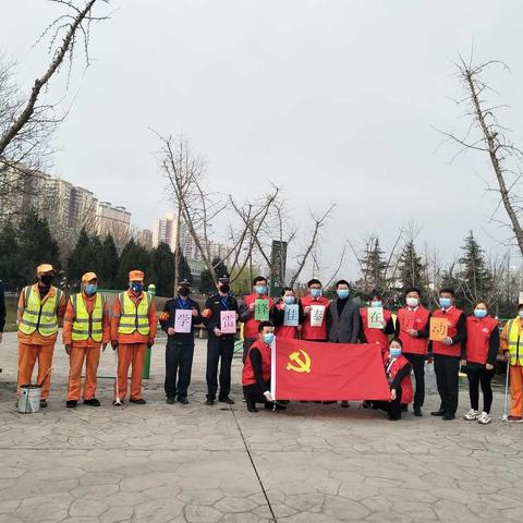 发动辖区企业开展热心公益学活动，对汽车主题公园进行消杀保洁