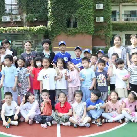 【空军军医大学西京医院幼儿园】“幼小衔接，我们在行动“走进西安工业大学附属小学，开展联合教研活动。