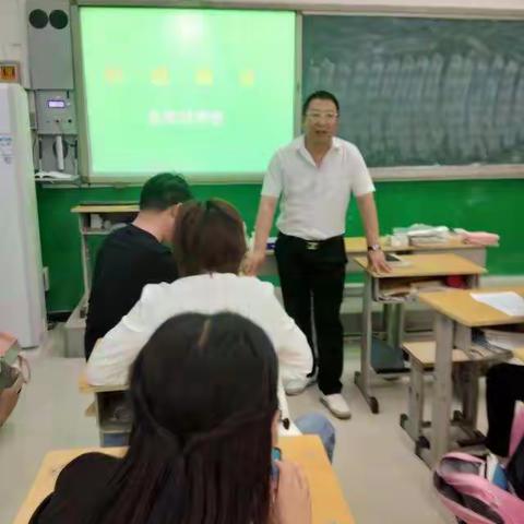 怎样做一名学生喜欢的老师——东苟学校师德演讲比赛