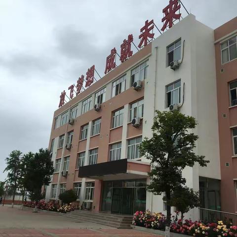 防震减灾靠大家，平安校园你我他——店子集街道日照路小学防震演练