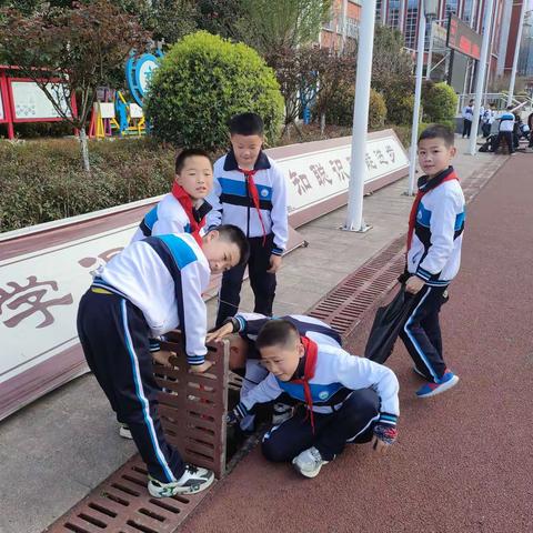 学雷锋精神做美德少年