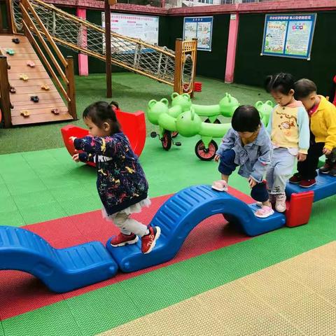 观瀑幼儿园小四班小可爱们第十周活动花絮👇👇